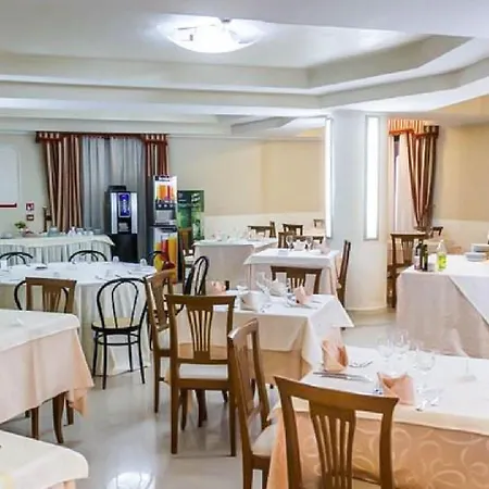 Nettuno Palace 4* ベルヴェデーレ・マリッティモ