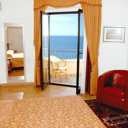 Nettuno Palace Szálloda 4*