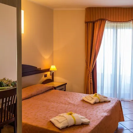 Nettuno Palace 4* ベルヴェデーレ・マリッティモ