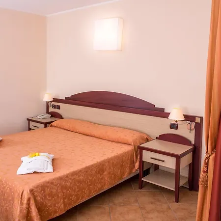 Nettuno Palace بلفيديري ماريتّيمو